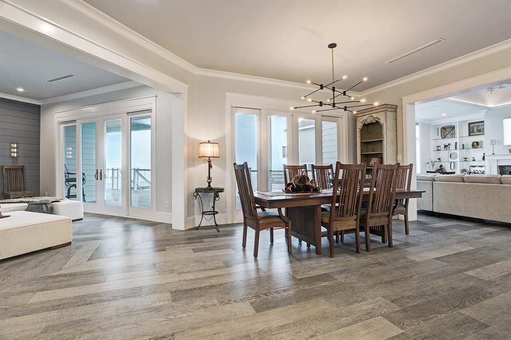 943 3 Long Reach Drive, Tiki Island, Texas 77554, 4 Bedrooms Bedrooms, 11 Rooms Rooms,4 BathroomsBathrooms,Single-family,For Sale,Long Reach,79773457