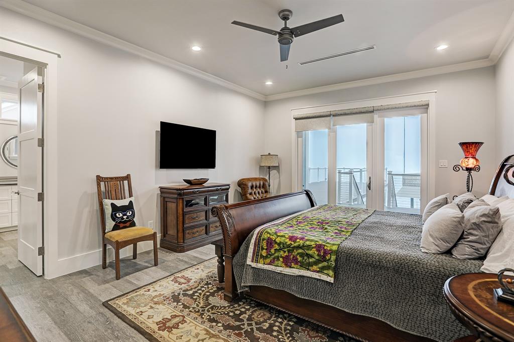 943 3 Long Reach Drive, Tiki Island, Texas 77554, 4 Bedrooms Bedrooms, 11 Rooms Rooms,4 BathroomsBathrooms,Single-family,For Sale,Long Reach,79773457