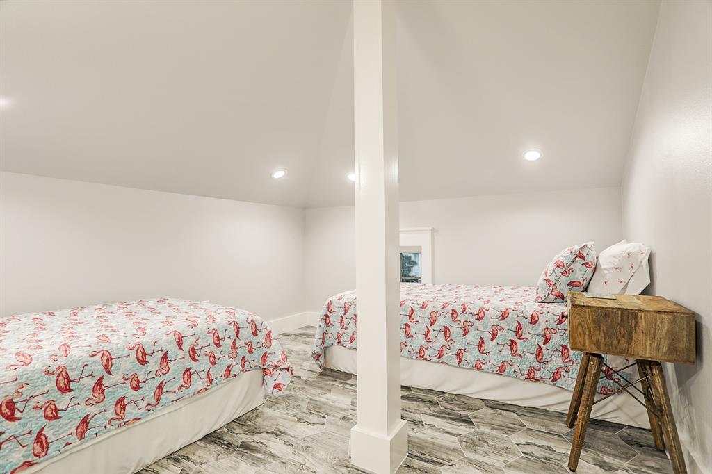 943 3 Long Reach Drive, Tiki Island, Texas 77554, 4 Bedrooms Bedrooms, 11 Rooms Rooms,4 BathroomsBathrooms,Single-family,For Sale,Long Reach,79773457