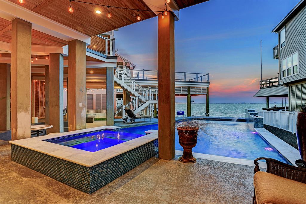 943 3 Long Reach Drive, Tiki Island, Texas 77554, 4 Bedrooms Bedrooms, 11 Rooms Rooms,4 BathroomsBathrooms,Single-family,For Sale,Long Reach,79773457