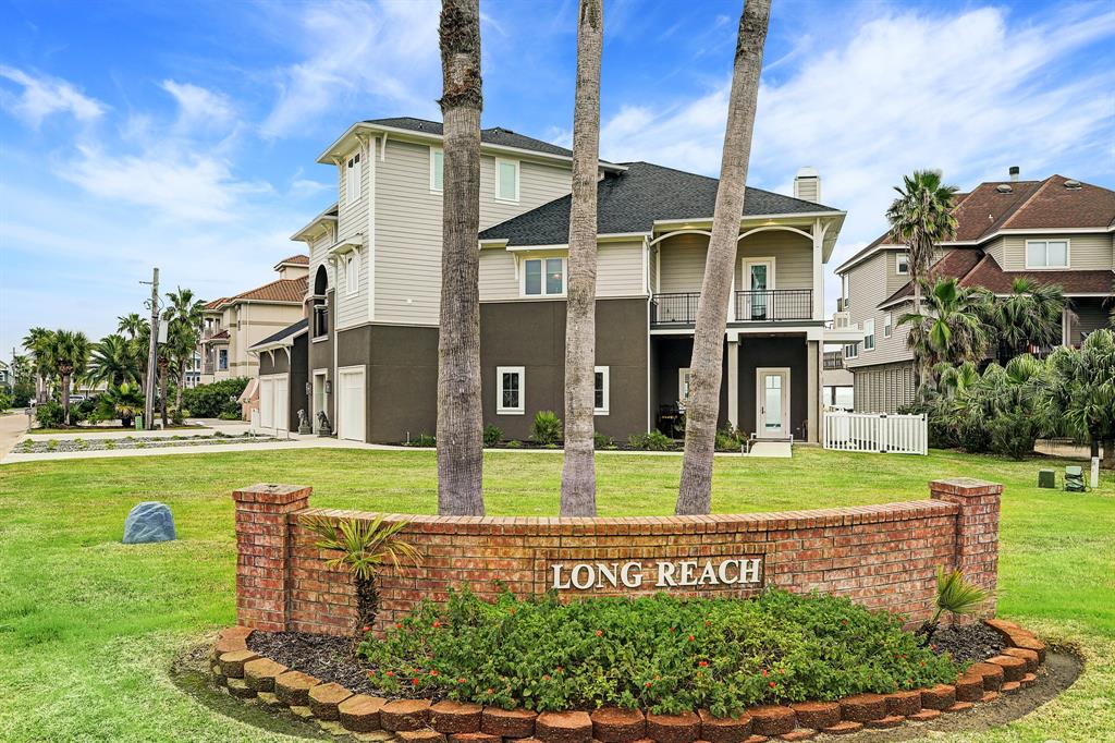 943 3 Long Reach Drive, Tiki Island, Texas 77554, 4 Bedrooms Bedrooms, 11 Rooms Rooms,4 BathroomsBathrooms,Single-family,For Sale,Long Reach,79773457
