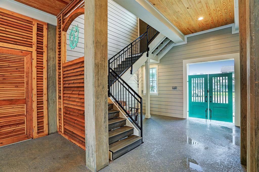 943 3 Long Reach Drive, Tiki Island, Texas 77554, 4 Bedrooms Bedrooms, 11 Rooms Rooms,4 BathroomsBathrooms,Single-family,For Sale,Long Reach,79773457
