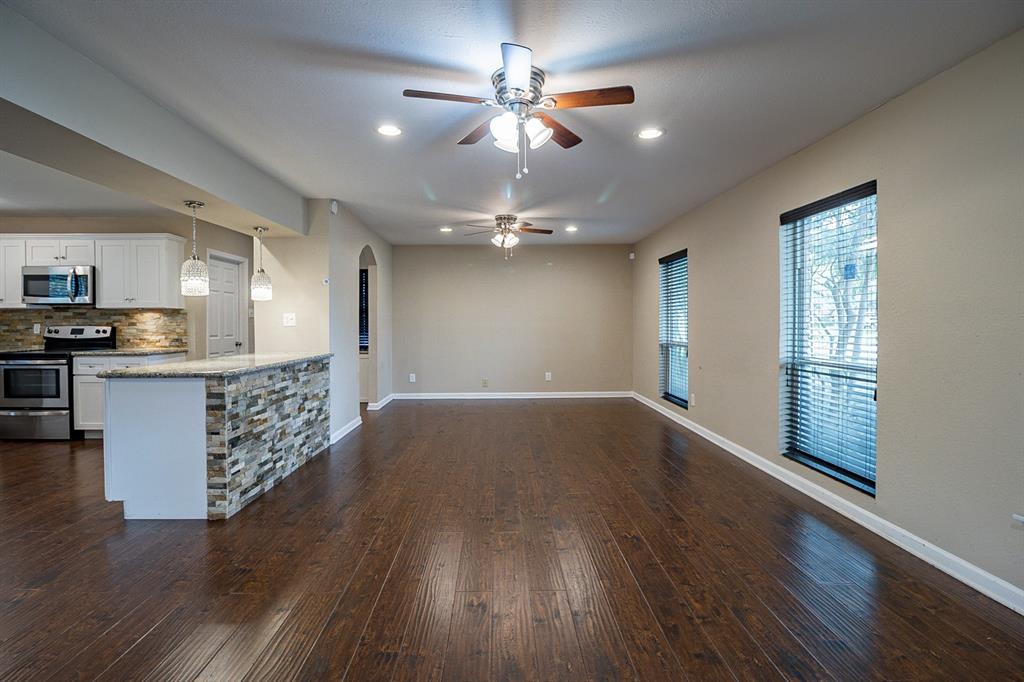 5911 2 Bellfort Street, Houston, Texas 77035, 4 Bedrooms Bedrooms, 4 Rooms Rooms,3 BathroomsBathrooms,Single-family,For Sale,Bellfort,57401821