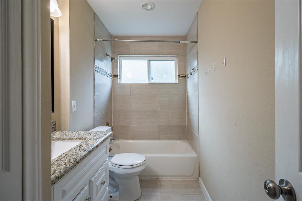 5911 2 Bellfort Street, Houston, Texas 77035, 4 Bedrooms Bedrooms, 4 Rooms Rooms,3 BathroomsBathrooms,Single-family,For Sale,Bellfort,57401821