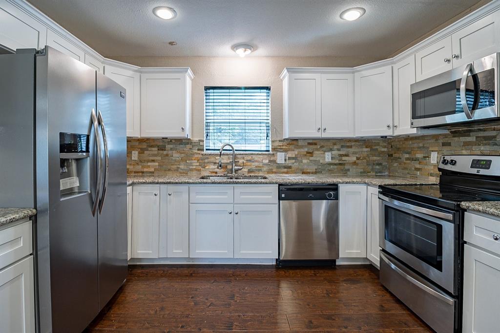 5911 2 Bellfort Street, Houston, Texas 77035, 4 Bedrooms Bedrooms, 4 Rooms Rooms,3 BathroomsBathrooms,Single-family,For Sale,Bellfort,57401821