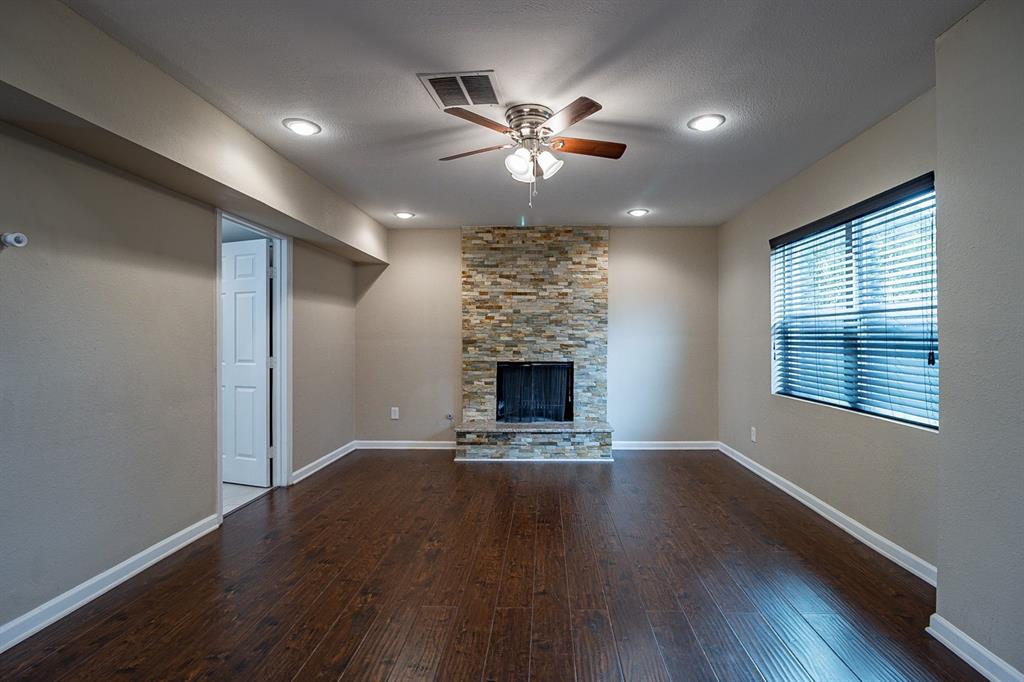 5911 2 Bellfort Street, Houston, Texas 77035, 4 Bedrooms Bedrooms, 4 Rooms Rooms,3 BathroomsBathrooms,Single-family,For Sale,Bellfort,57401821