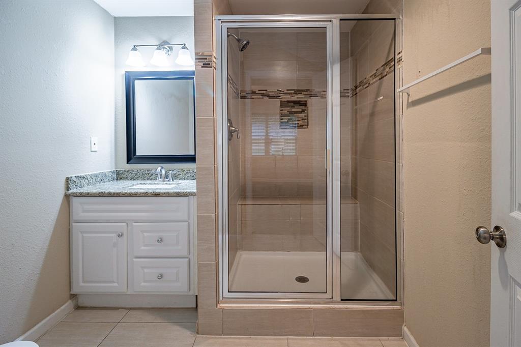 5911 2 Bellfort Street, Houston, Texas 77035, 4 Bedrooms Bedrooms, 4 Rooms Rooms,3 BathroomsBathrooms,Single-family,For Sale,Bellfort,57401821