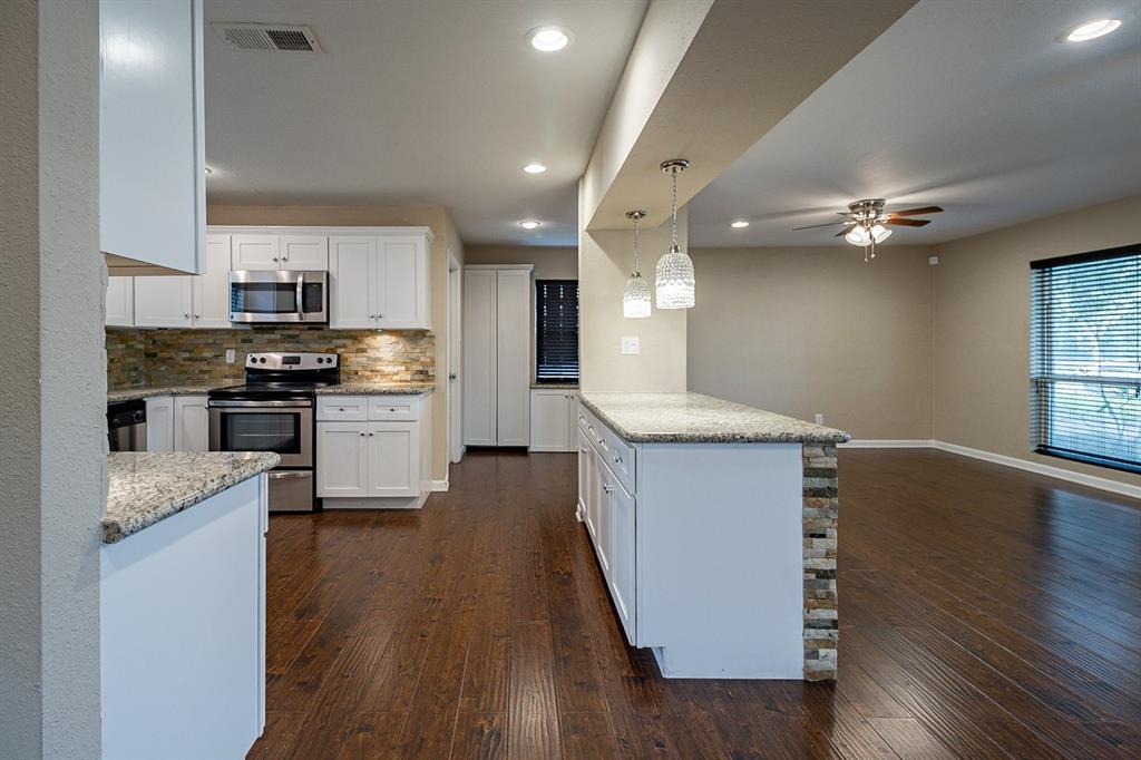 5911 2 Bellfort Street, Houston, Texas 77035, 4 Bedrooms Bedrooms, 4 Rooms Rooms,3 BathroomsBathrooms,Single-family,For Sale,Bellfort,57401821