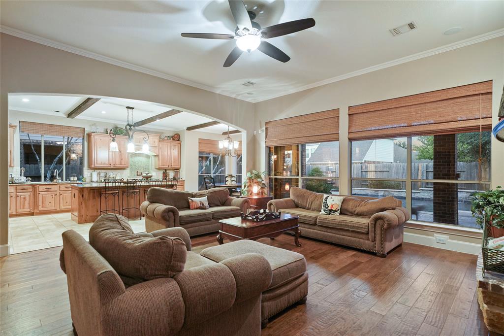 17318 2 Lake Chelan Lane, Humble, Texas 77346, 5 Bedrooms Bedrooms, 10 Rooms Rooms,4 BathroomsBathrooms,Single-family,For Sale,Lake Chelan,53855087