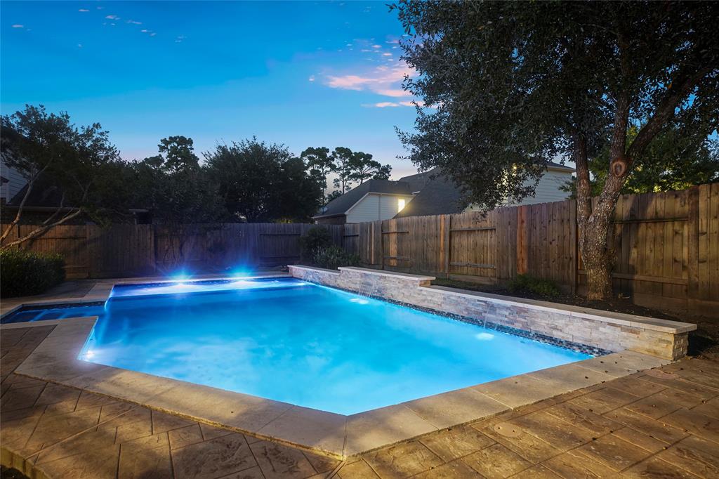 17318 2 Lake Chelan Lane, Humble, Texas 77346, 5 Bedrooms Bedrooms, 10 Rooms Rooms,4 BathroomsBathrooms,Single-family,For Sale,Lake Chelan,53855087