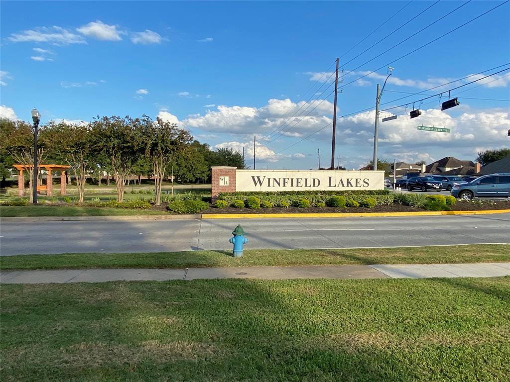 2807 2 Valiant Elm Street, Fresno, Texas 77545, 4 Bedrooms Bedrooms, 14 Rooms Rooms,3 BathroomsBathrooms,Single-family,For Sale,Valiant Elm,65923992