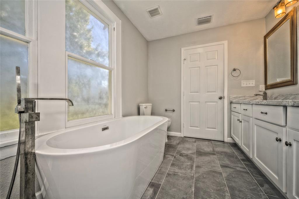 1104 1 16th Street, Houston, Texas 77009, 4 Bedrooms Bedrooms, 5 Rooms Rooms,3 BathroomsBathrooms,Single-family,For Sale,16th,51897565