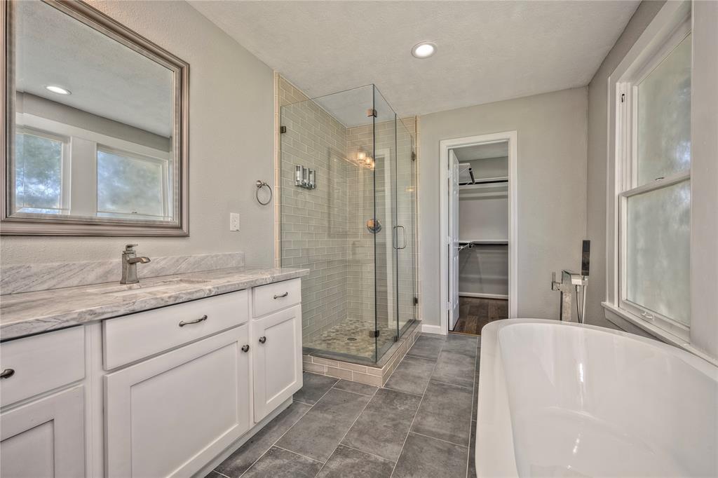 1104 1 16th Street, Houston, Texas 77009, 4 Bedrooms Bedrooms, 5 Rooms Rooms,3 BathroomsBathrooms,Single-family,For Sale,16th,51897565