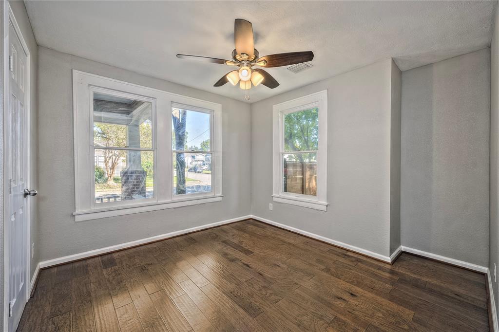 1104 1 16th Street, Houston, Texas 77009, 4 Bedrooms Bedrooms, 5 Rooms Rooms,3 BathroomsBathrooms,Single-family,For Sale,16th,51897565