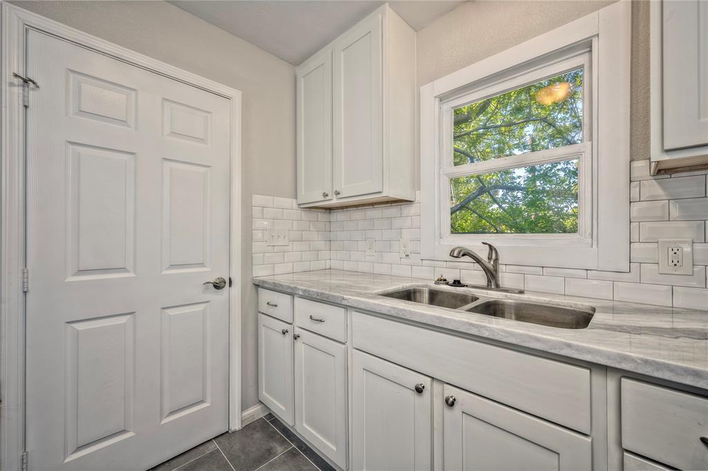 1104 1 16th Street, Houston, Texas 77009, 4 Bedrooms Bedrooms, 5 Rooms Rooms,3 BathroomsBathrooms,Single-family,For Sale,16th,51897565