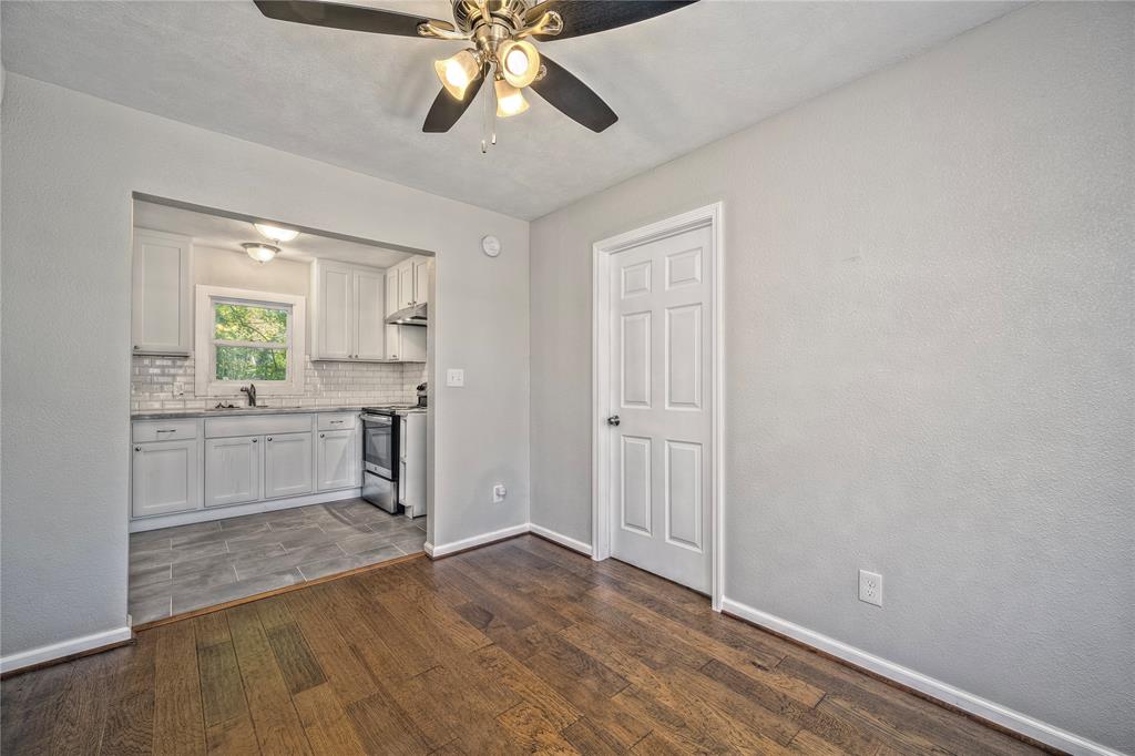 1104 1 16th Street, Houston, Texas 77009, 4 Bedrooms Bedrooms, 5 Rooms Rooms,3 BathroomsBathrooms,Single-family,For Sale,16th,51897565