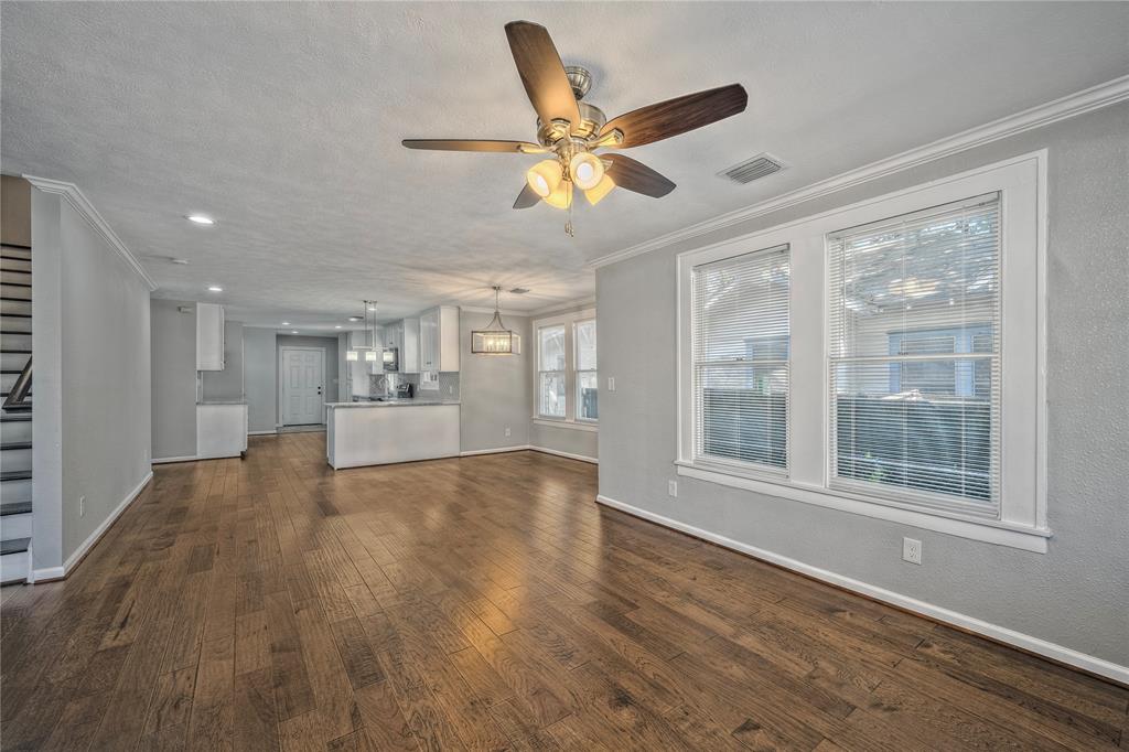 1104 1 16th Street, Houston, Texas 77009, 4 Bedrooms Bedrooms, 5 Rooms Rooms,3 BathroomsBathrooms,Single-family,For Sale,16th,51897565