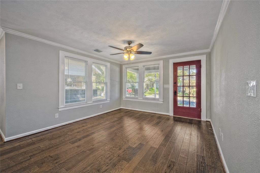 1104 1 16th Street, Houston, Texas 77009, 4 Bedrooms Bedrooms, 5 Rooms Rooms,3 BathroomsBathrooms,Single-family,For Sale,16th,51897565