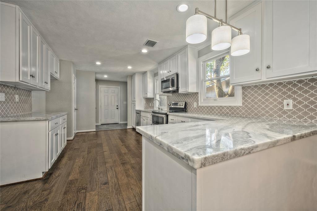 1104 1 16th Street, Houston, Texas 77009, 4 Bedrooms Bedrooms, 5 Rooms Rooms,3 BathroomsBathrooms,Single-family,For Sale,16th,51897565