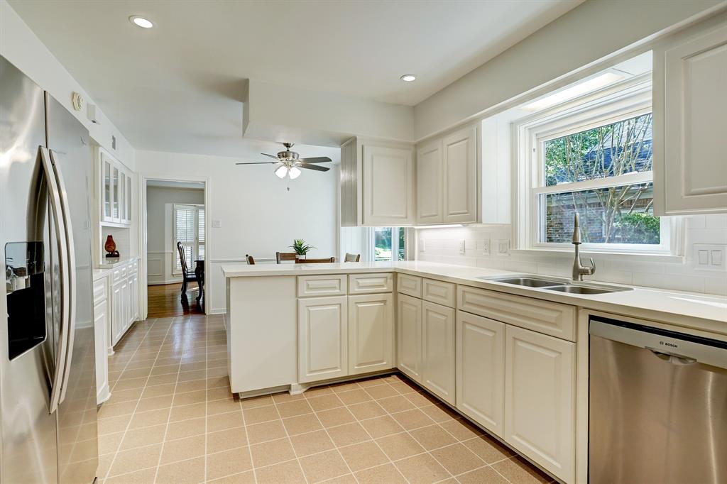 12206 1 Overcup Drive, Houston, Texas 77024, 4 Bedrooms Bedrooms, 12 Rooms Rooms,2 BathroomsBathrooms,Single-family,For Sale,Overcup,59758818