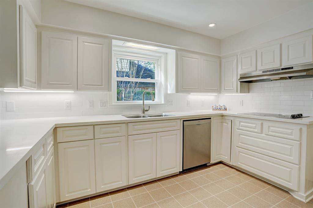 12206 1 Overcup Drive, Houston, Texas 77024, 4 Bedrooms Bedrooms, 12 Rooms Rooms,2 BathroomsBathrooms,Single-family,For Sale,Overcup,59758818