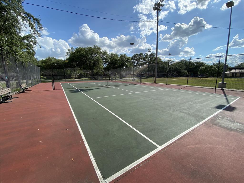 Located just a few blocks away from Proctor Park, which includes a great tennis court, tons of green space, and a playground.