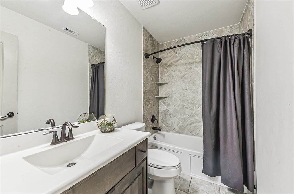 2513 2 Marble Hollow Court, Friendswood, Texas 77546, 5 Bedrooms Bedrooms, 17 Rooms Rooms,4 BathroomsBathrooms,Single-family,For Sale,Marble Hollow,68540824