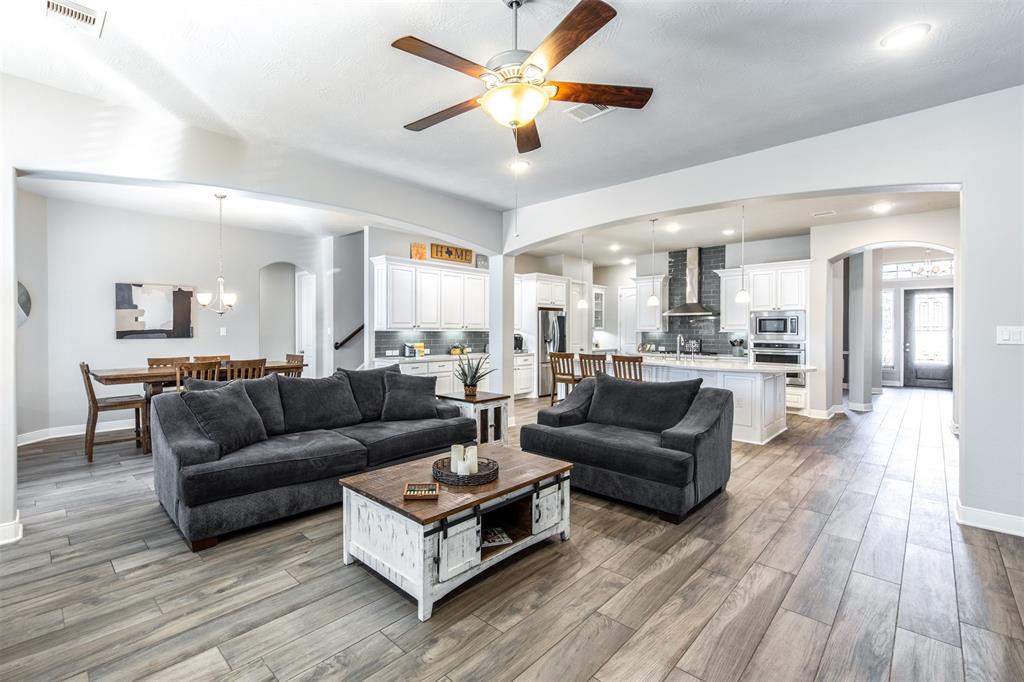 8911 2 Wandering Willow Drive, Richmond, Texas 77406, 4 Bedrooms Bedrooms, 10 Rooms Rooms,4 BathroomsBathrooms,Single-family,For Sale,Wandering Willow,57846145