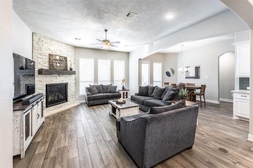 8911 2 Wandering Willow Drive, Richmond, Texas 77406, 4 Bedrooms Bedrooms, 10 Rooms Rooms,4 BathroomsBathrooms,Single-family,For Sale,Wandering Willow,57846145