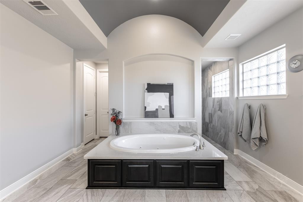 8911 2 Wandering Willow Drive, Richmond, Texas 77406, 4 Bedrooms Bedrooms, 10 Rooms Rooms,4 BathroomsBathrooms,Single-family,For Sale,Wandering Willow,57846145