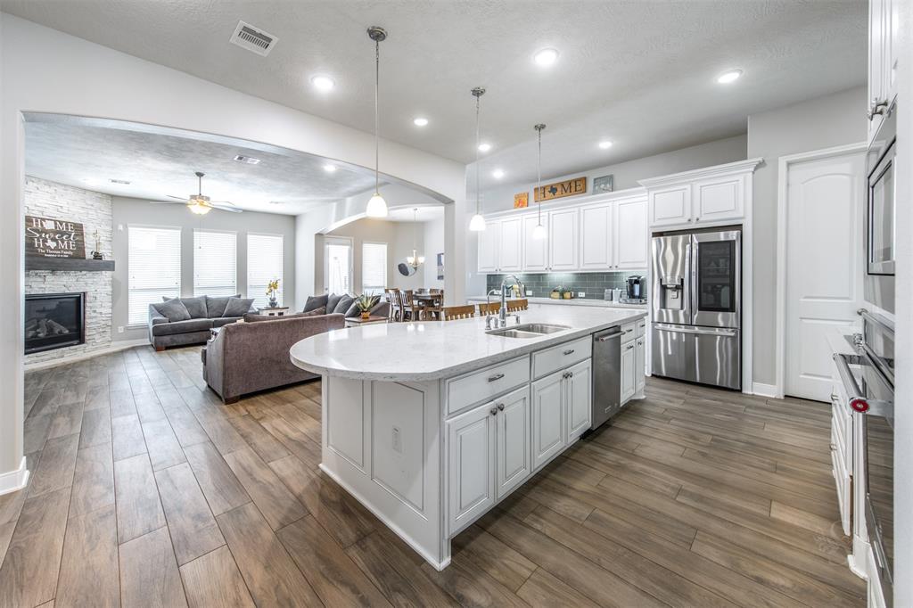 8911 2 Wandering Willow Drive, Richmond, Texas 77406, 4 Bedrooms Bedrooms, 10 Rooms Rooms,4 BathroomsBathrooms,Single-family,For Sale,Wandering Willow,57846145