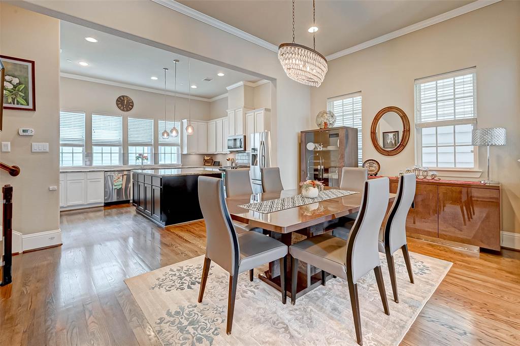 2610 4 Madeline Grove Drive, Houston, Texas 77008, 3 Bedrooms Bedrooms, 8 Rooms Rooms,3 BathroomsBathrooms,Single-family,For Sale,Madeline Grove,53152794