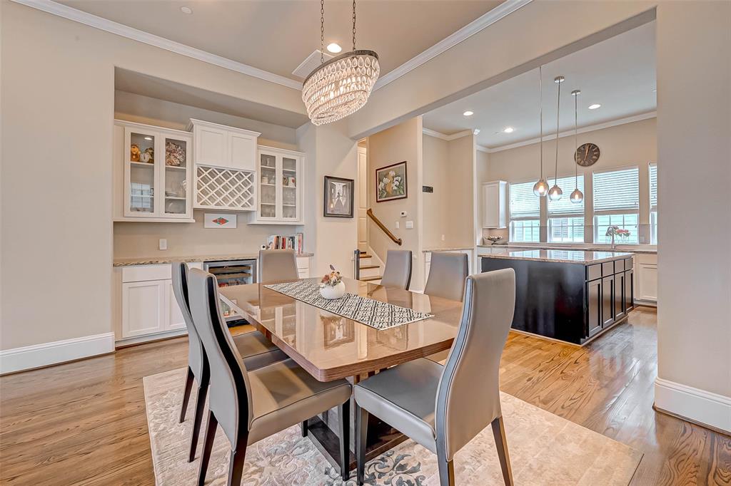 2610 4 Madeline Grove Drive, Houston, Texas 77008, 3 Bedrooms Bedrooms, 8 Rooms Rooms,3 BathroomsBathrooms,Single-family,For Sale,Madeline Grove,53152794