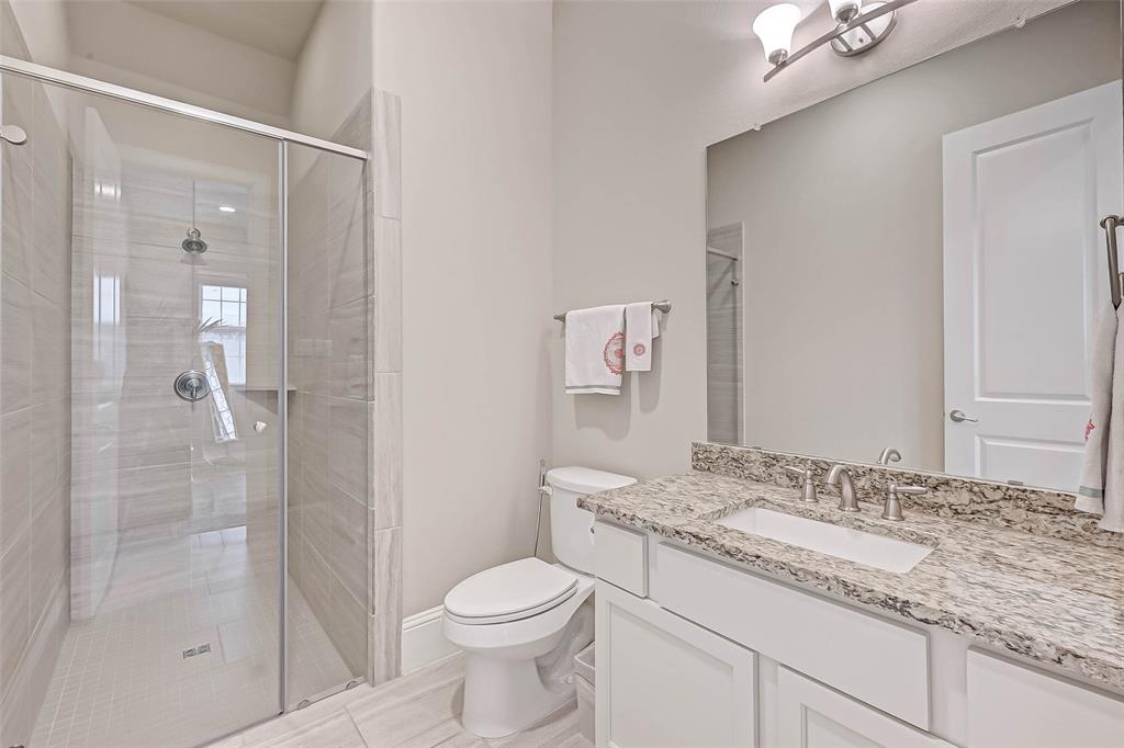 2610 4 Madeline Grove Drive, Houston, Texas 77008, 3 Bedrooms Bedrooms, 8 Rooms Rooms,3 BathroomsBathrooms,Single-family,For Sale,Madeline Grove,53152794