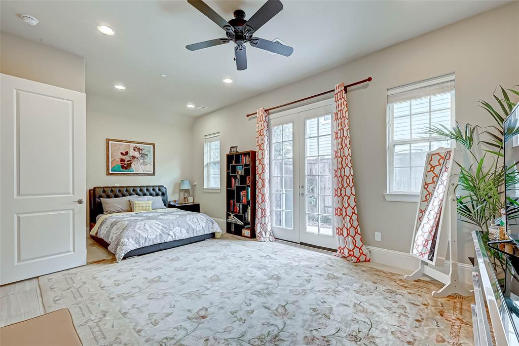 2610 4 Madeline Grove Drive, Houston, Texas 77008, 3 Bedrooms Bedrooms, 8 Rooms Rooms,3 BathroomsBathrooms,Single-family,For Sale,Madeline Grove,53152794