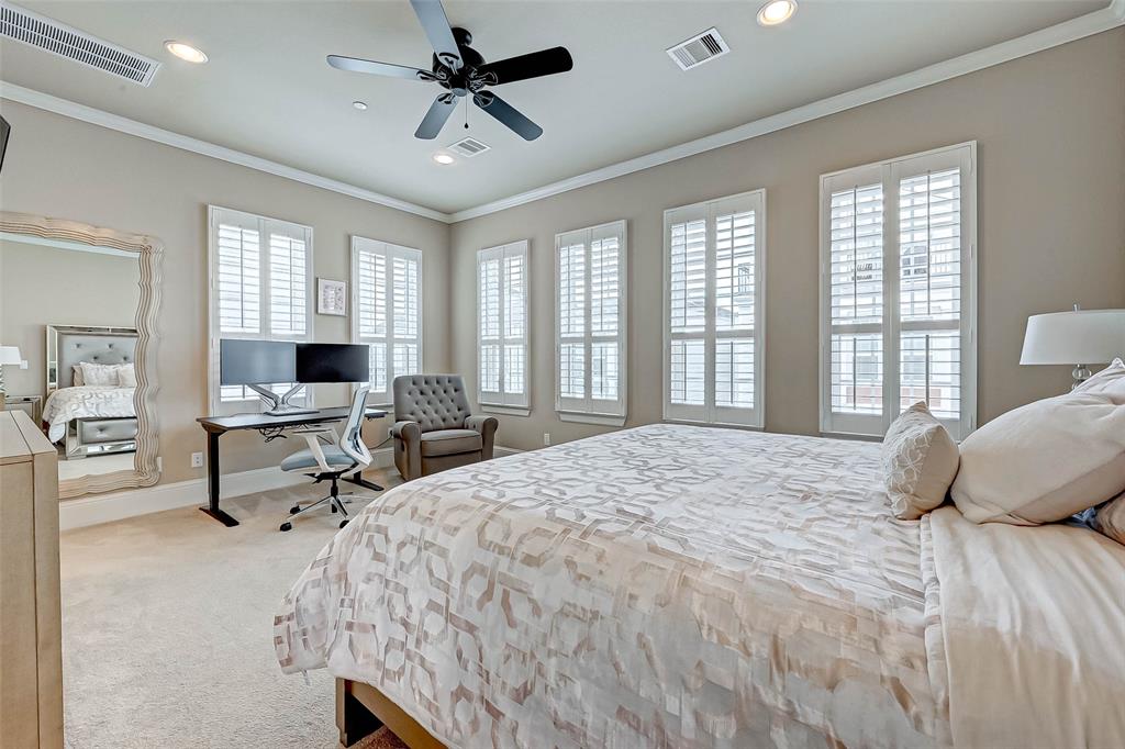 2610 4 Madeline Grove Drive, Houston, Texas 77008, 3 Bedrooms Bedrooms, 8 Rooms Rooms,3 BathroomsBathrooms,Single-family,For Sale,Madeline Grove,53152794