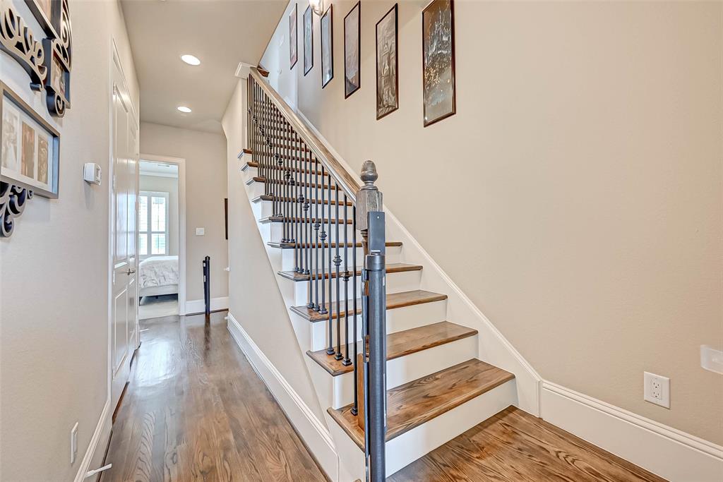 2610 4 Madeline Grove Drive, Houston, Texas 77008, 3 Bedrooms Bedrooms, 8 Rooms Rooms,3 BathroomsBathrooms,Single-family,For Sale,Madeline Grove,53152794