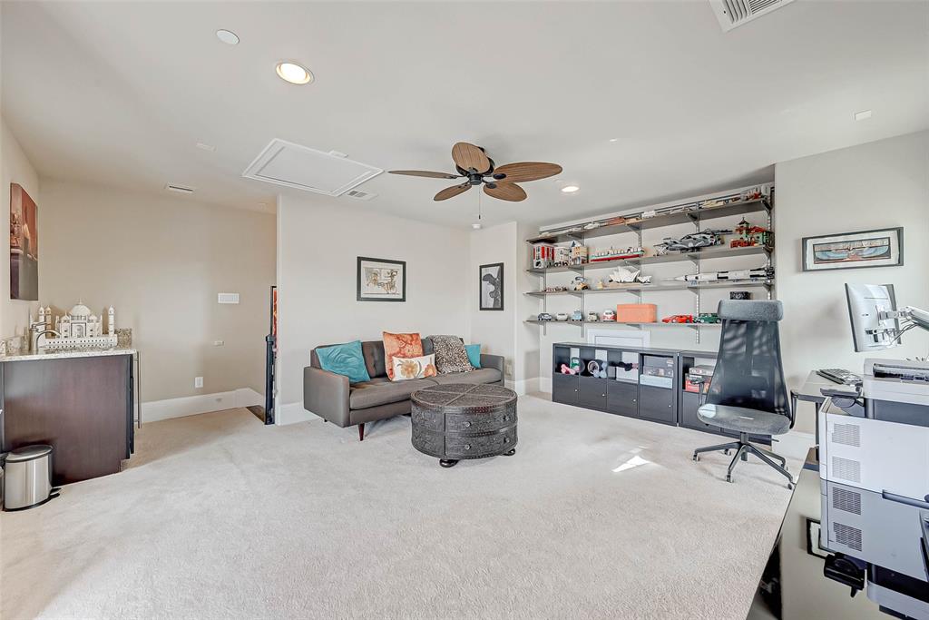 2610 4 Madeline Grove Drive, Houston, Texas 77008, 3 Bedrooms Bedrooms, 8 Rooms Rooms,3 BathroomsBathrooms,Single-family,For Sale,Madeline Grove,53152794