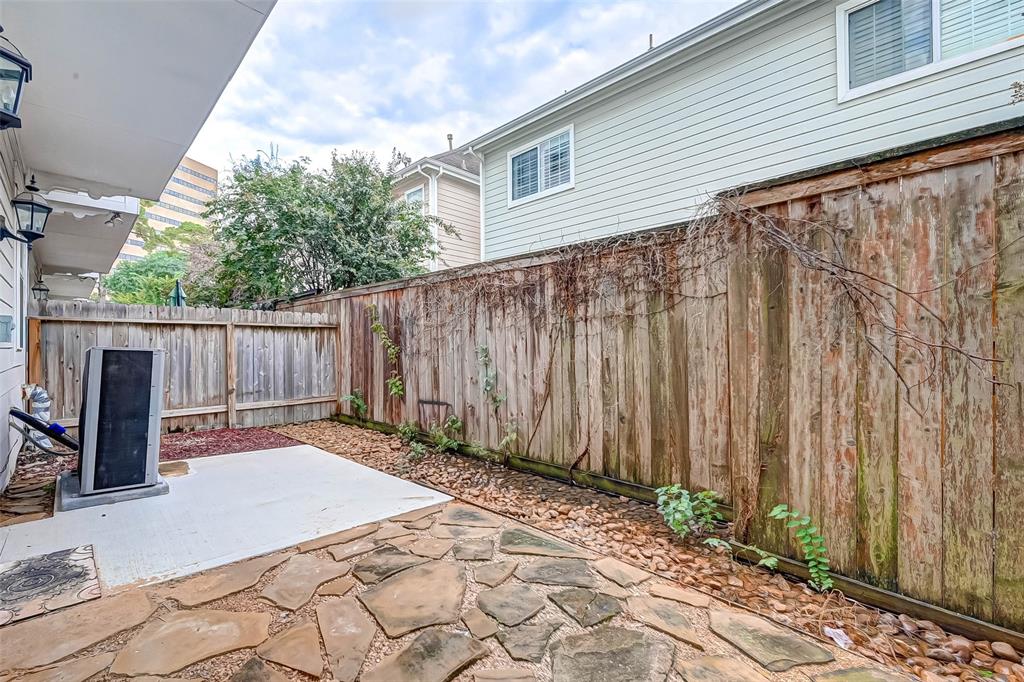 2610 4 Madeline Grove Drive, Houston, Texas 77008, 3 Bedrooms Bedrooms, 8 Rooms Rooms,3 BathroomsBathrooms,Single-family,For Sale,Madeline Grove,53152794