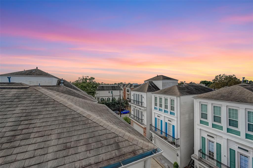 2610 4 Madeline Grove Drive, Houston, Texas 77008, 3 Bedrooms Bedrooms, 8 Rooms Rooms,3 BathroomsBathrooms,Single-family,For Sale,Madeline Grove,53152794