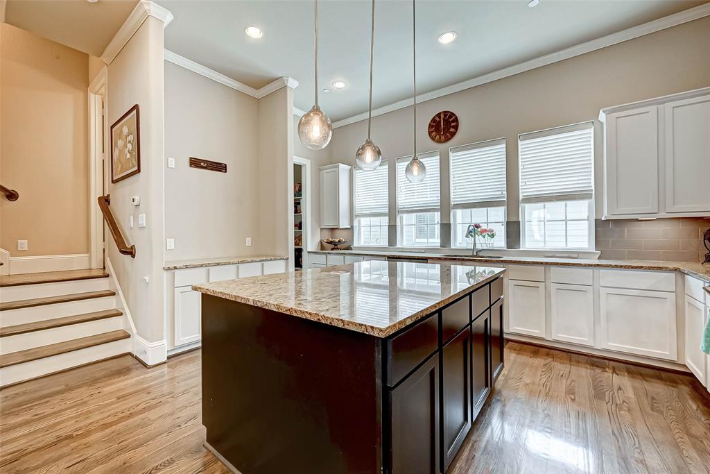 2610 4 Madeline Grove Drive, Houston, Texas 77008, 3 Bedrooms Bedrooms, 8 Rooms Rooms,3 BathroomsBathrooms,Single-family,For Sale,Madeline Grove,53152794