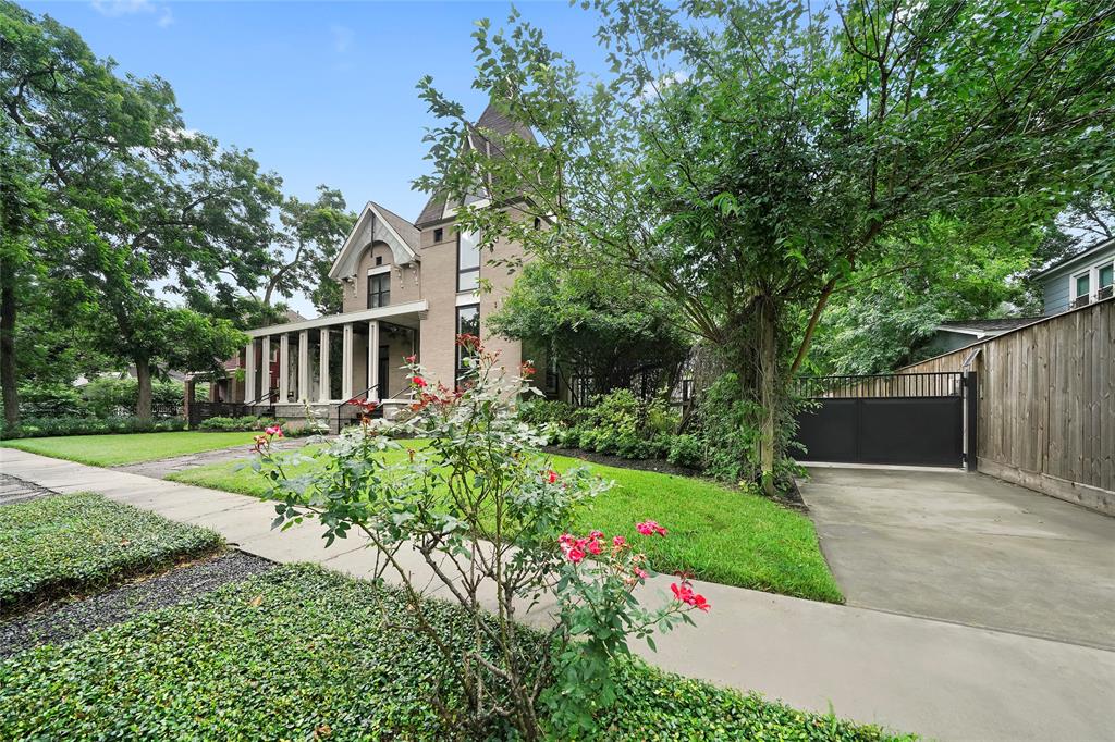 1435 3.5 Rutland Street, Houston, Texas 77008, 4 Bedrooms Bedrooms, 14 Rooms Rooms,3 BathroomsBathrooms,Single-family,For Sale,Rutland,46574177