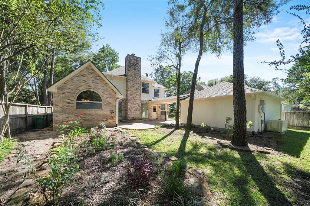 106 2 Elm Crescent, The Woodlands, Texas 77382, 4 Bedrooms Bedrooms, 13 Rooms Rooms,4 BathroomsBathrooms,Single-family,For Sale,Elm,21295299