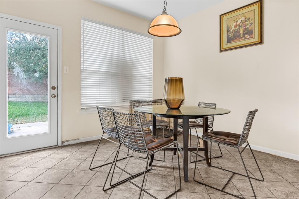 6702 2 Wintergrove Court, Houston, Texas 77049, 6 Bedrooms Bedrooms, 11 Rooms Rooms,3 BathroomsBathrooms,Single-family,For Sale,Wintergrove,65043849