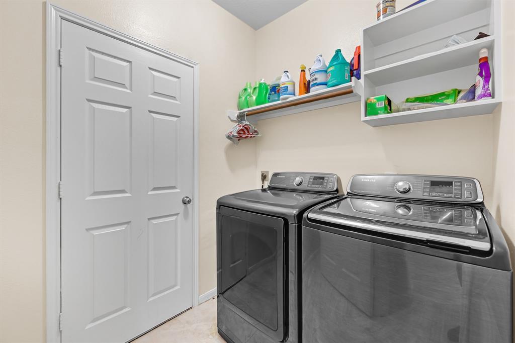6702 2 Wintergrove Court, Houston, Texas 77049, 6 Bedrooms Bedrooms, 11 Rooms Rooms,3 BathroomsBathrooms,Single-family,For Sale,Wintergrove,65043849