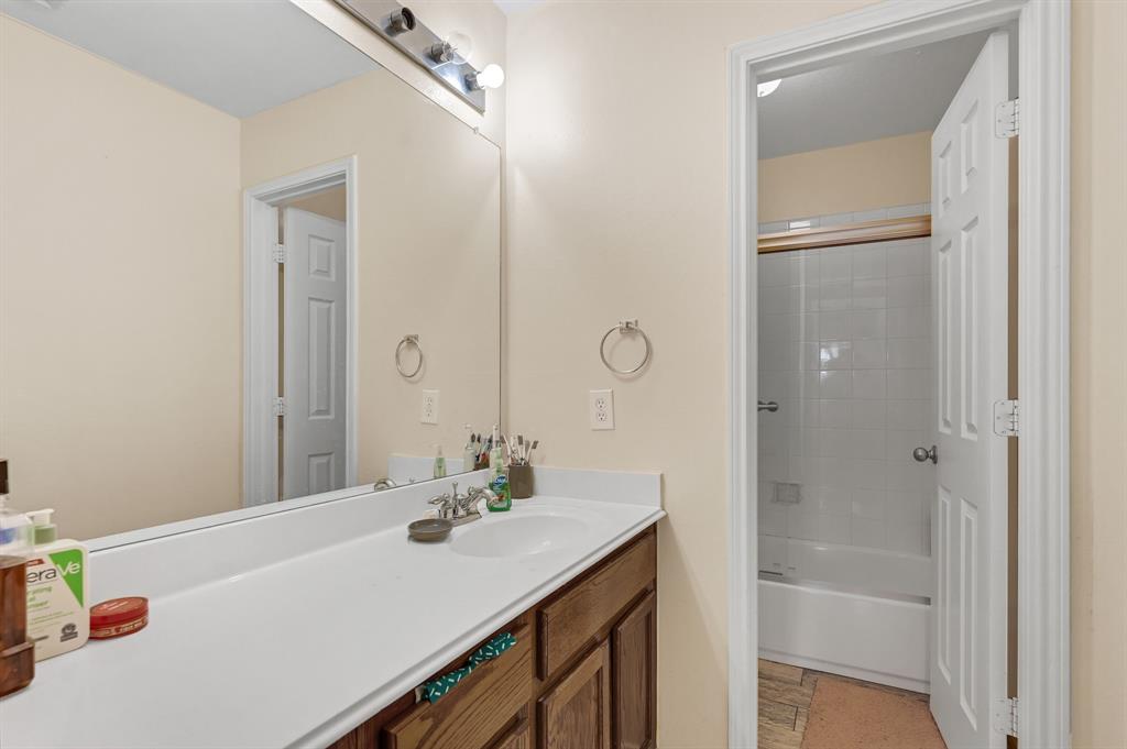 6702 2 Wintergrove Court, Houston, Texas 77049, 6 Bedrooms Bedrooms, 11 Rooms Rooms,3 BathroomsBathrooms,Single-family,For Sale,Wintergrove,65043849