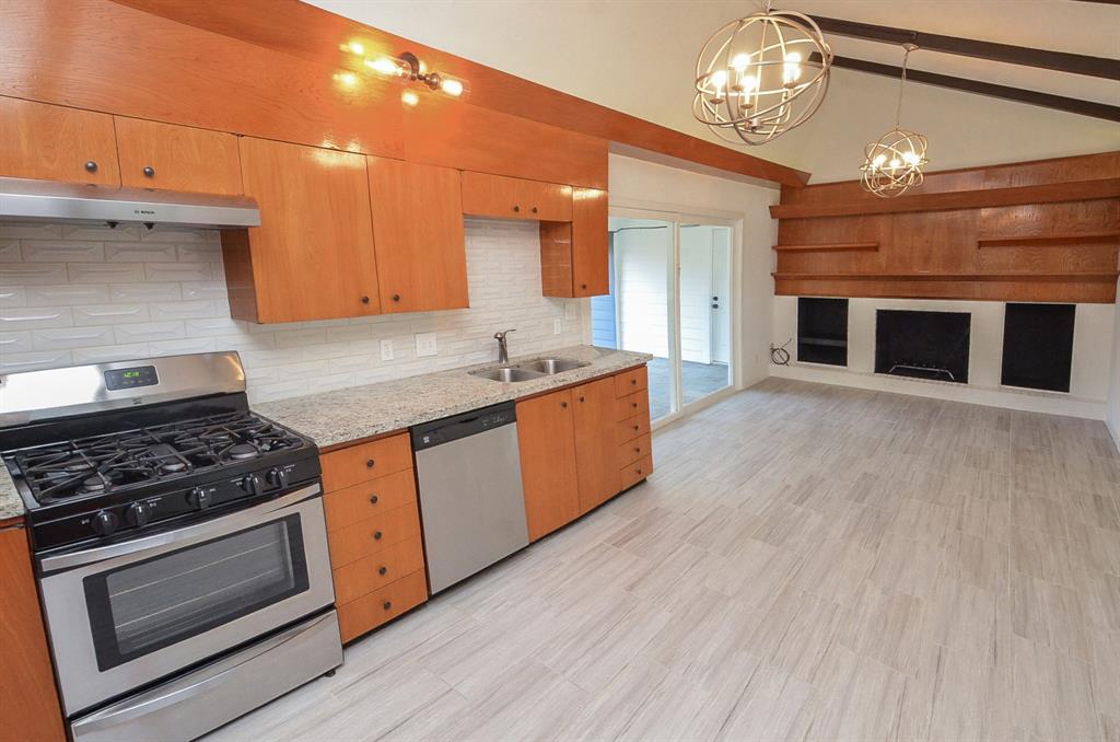 4802 1 Briarbend Drive, Houston, Texas 77035, 3 Bedrooms Bedrooms, 7 Rooms Rooms,2 BathroomsBathrooms,Single-family,For Sale,Briarbend,79924584