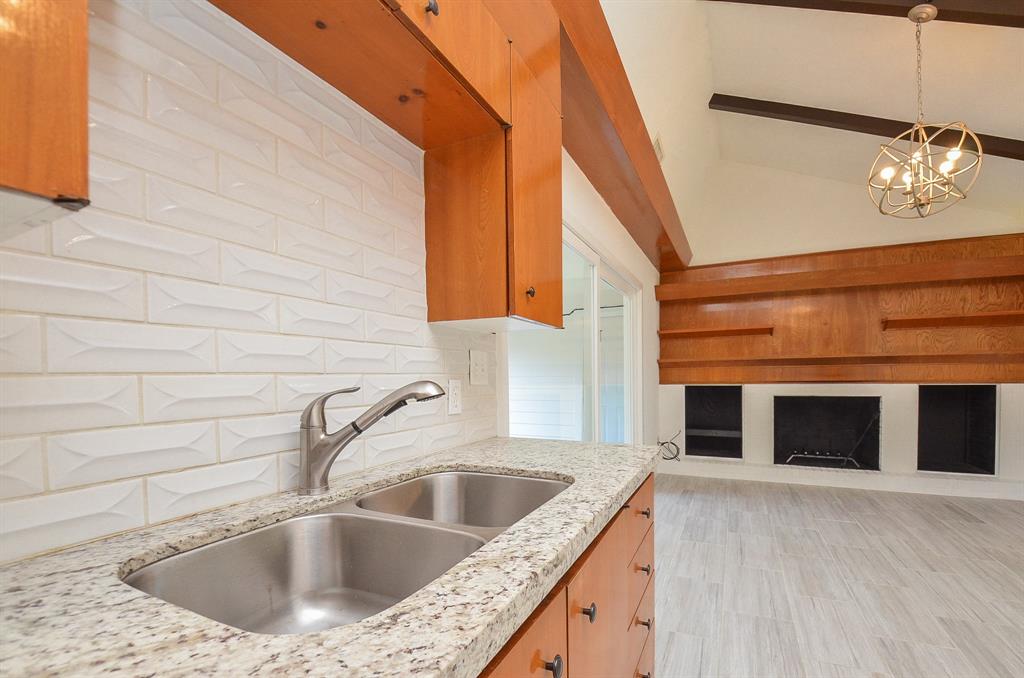 4802 1 Briarbend Drive, Houston, Texas 77035, 3 Bedrooms Bedrooms, 7 Rooms Rooms,2 BathroomsBathrooms,Single-family,For Sale,Briarbend,79924584