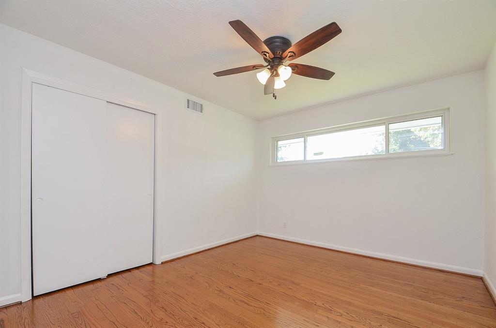4802 1 Briarbend Drive, Houston, Texas 77035, 3 Bedrooms Bedrooms, 7 Rooms Rooms,2 BathroomsBathrooms,Single-family,For Sale,Briarbend,79924584
