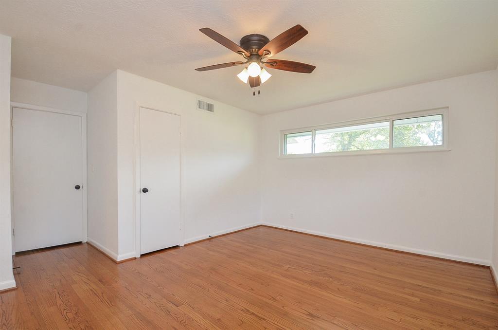 4802 1 Briarbend Drive, Houston, Texas 77035, 3 Bedrooms Bedrooms, 7 Rooms Rooms,2 BathroomsBathrooms,Single-family,For Sale,Briarbend,79924584